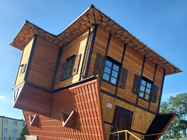 Dom-do-gory-nogami-mikolajki-mikołajki